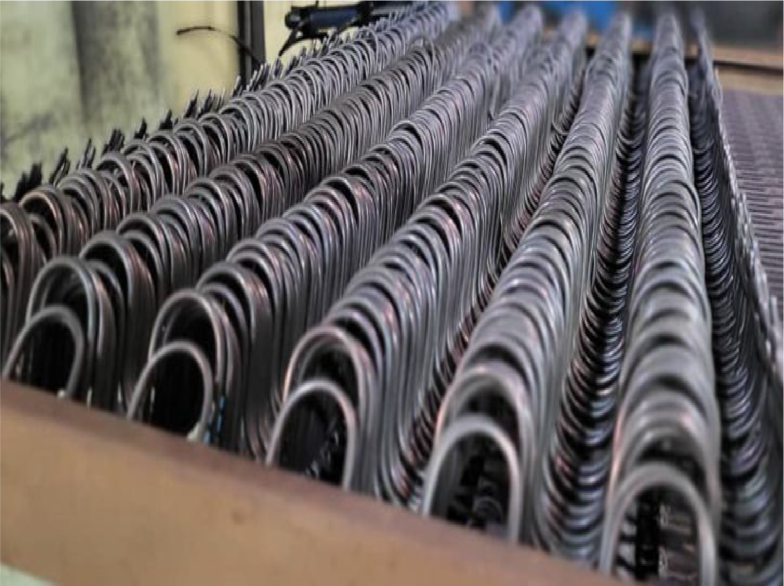 Industrial spring components and zig-zag spring manufacturing process