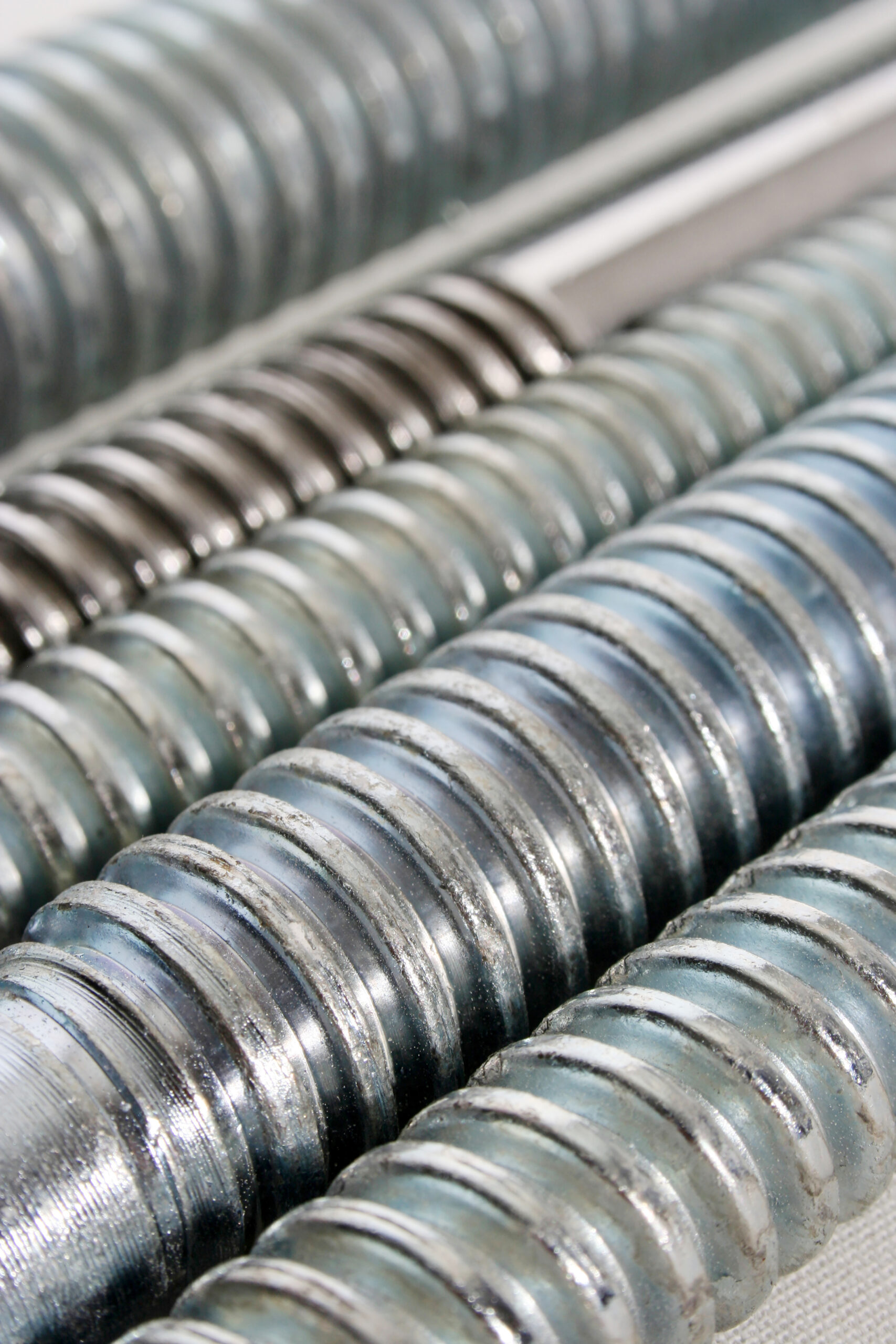 Industrial threaded bars and stud bolts for petrochemical and engineering applications